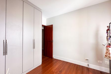 Apartamento à venda com 130m², 4 quartos e 2 vagas Apartamento à venda com 130m², 4 quartos e 2 vagasQuarto 1