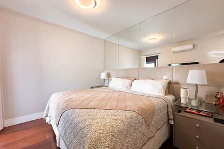 Apartamento à venda com 130m², 4 quartos e 2 vagas Apartamento à venda com 130m², 4 quartos e 2 vagasSuíte