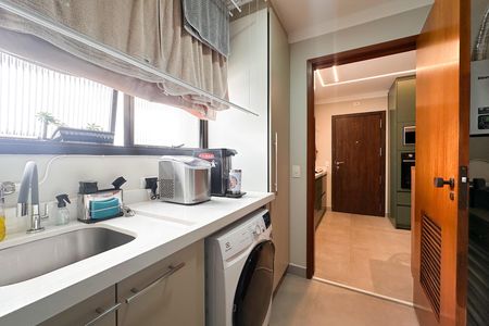 Apartamento à venda com 130m², 4 quartos e 2 vagas Apartamento à venda com 130m², 4 quartos e 2 vagasÁrea de Serviço