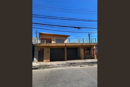 Casa à venda com 3 quartos, 220m² em Vila Maracanã, São Paulo