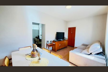 Apartamento à venda com 70m², 2 quartos e 1 vaga