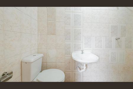 Casa para alugar com 65m², 2 quartos e sem vaga Casa para alugar com 65m², 2 quartos e sem vagaBanheiro da Suíte