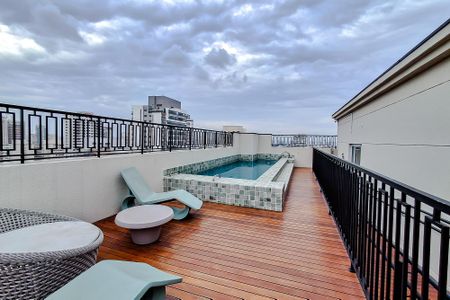 Studio para alugar com 30m², 1 quarto e sem vaga Studio para alugar com 30m², 1 quarto e sem vagaÁrea comum - Piscina