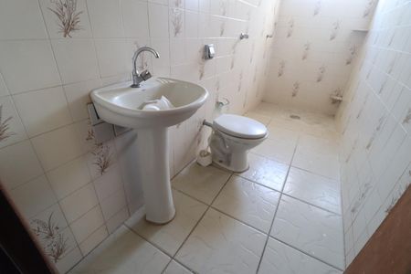 Casa para alugar com 250m², 5 quartos e 2 vagasBanheiro social