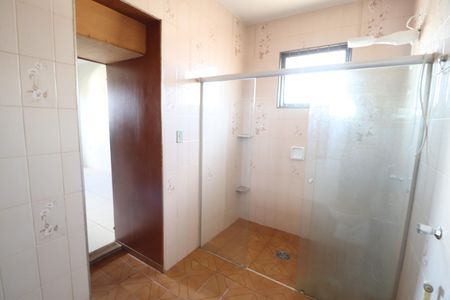 Casa para alugar com 250m², 5 quartos e 2 vagasBanheiro da suíte 2