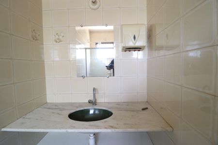 Casa para alugar com 250m², 5 quartos e 2 vagasBanheiro da suíte 