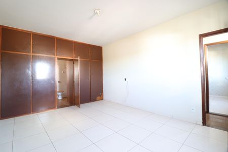 Casa para alugar com 250m², 5 quartos e 2 vagasSuíte 2