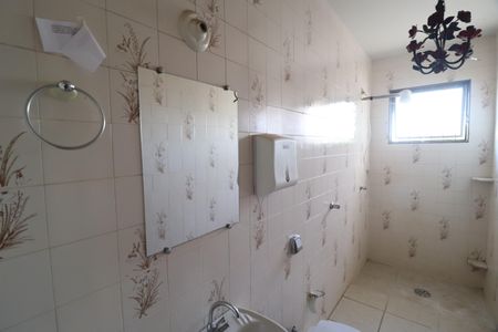 Casa para alugar com 250m², 5 quartos e 2 vagasBanheiro social