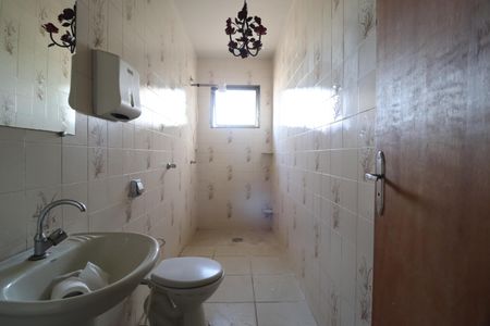 Casa para alugar com 250m², 5 quartos e 2 vagasBanheiro social