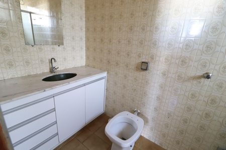 Casa para alugar com 250m², 5 quartos e 2 vagasBanheiro da suíte 3