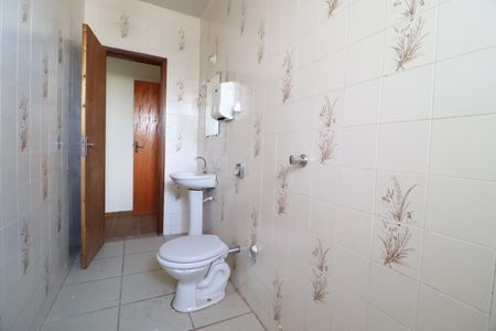 Casa para alugar com 250m², 5 quartos e 2 vagasBanheiro social