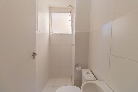 Banheiro de apartamento para alugar com 2 quartos, 38m² em Jardim Petropolis, Cotia