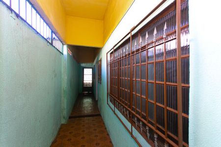 Corredor de casa para alugar com 2 quartos, 90m² em Vila Costa Melo, São Paulo