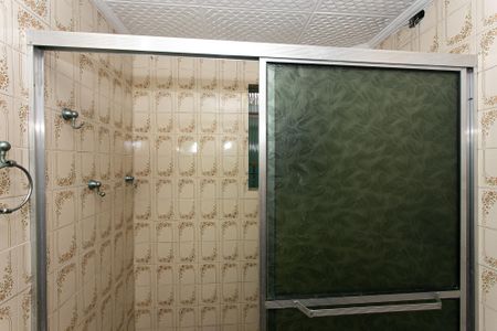 Banheiro de casa para alugar com 2 quartos, 90m² em Vila Costa Melo, São Paulo