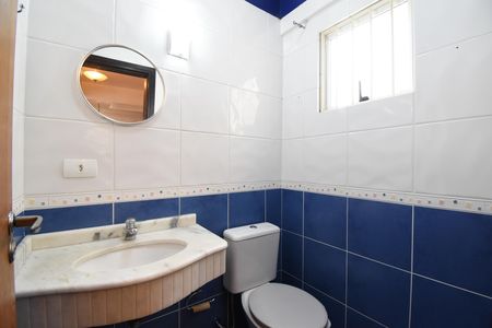 Casa de condomínio à venda com 120m², 3 quartos e 2 vagasLavabo