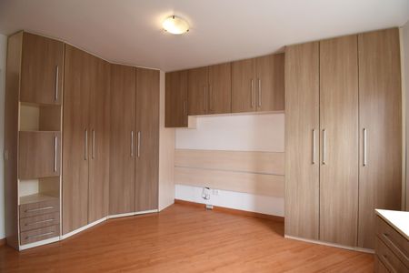 Suíte de casa de condomínio à venda com 3 quartos, 120m² em Bacacheri, Curitiba