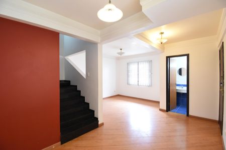 Sala de casa de condomínio à venda com 3 quartos, 120m² em Bacacheri, Curitiba