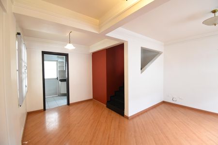 Casa de condomínio à venda com 120m², 3 quartos e 2 vagasSala