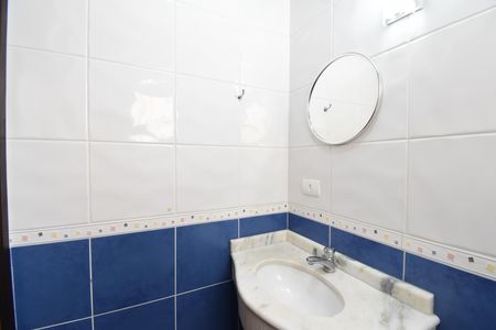 Casa de condomínio à venda com 120m², 3 quartos e 2 vagasLavabo