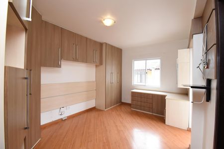 Casa de condomínio à venda com 120m², 3 quartos e 2 vagasSuíte