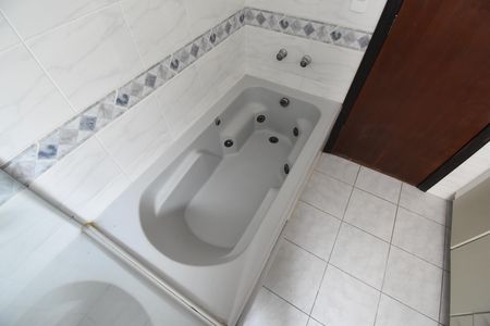 Casa de condomínio à venda com 120m², 3 quartos e 2 vagasBanheiro da Suíte