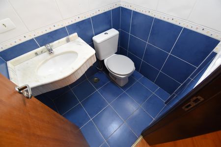 Casa de condomínio à venda com 120m², 3 quartos e 2 vagasLavabo