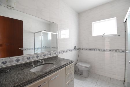 Casa de condomínio à venda com 120m², 3 quartos e 2 vagasBanheiro da Suíte