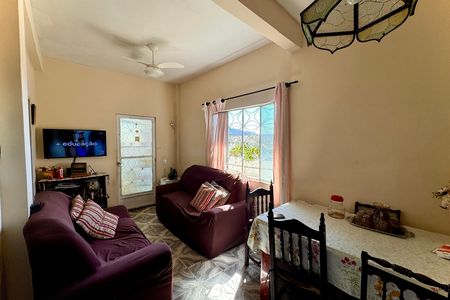 Casa à venda com 154m², 3 quartos e sem vaga