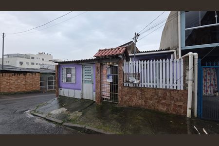 Fachada de casa à venda com 3 quartos, 149m² em Passo das Pedras, Porto Alegre