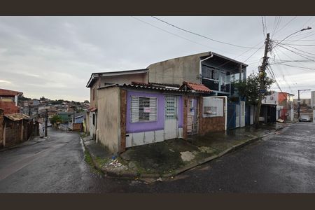 Fachada de casa à venda com 3 quartos, 149m² em Passo das Pedras, Porto Alegre