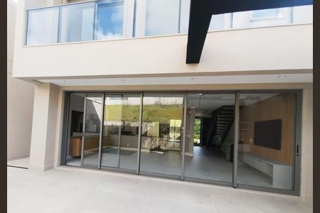 Casa à venda com 3 quartos, 230m² em Centro Empresarial Tamboré, Santana de Parnaíba