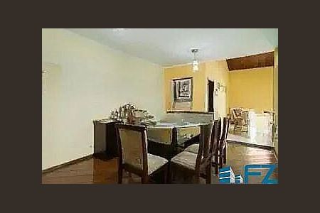 Casa à venda com 357m², 5 quartos e 5 vagas