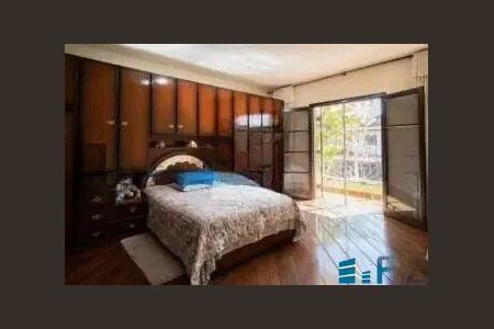Casa à venda com 357m², 5 quartos e 5 vagas
