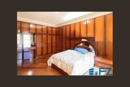 Casa à venda com 357m², 5 quartos e 5 vagas