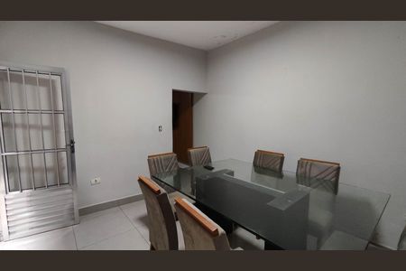 Casa para alugar com 100m², 2 quartos e 1 vaga Casa para alugar com 100m², 2 quartos e 1 vagaSala de Jantar