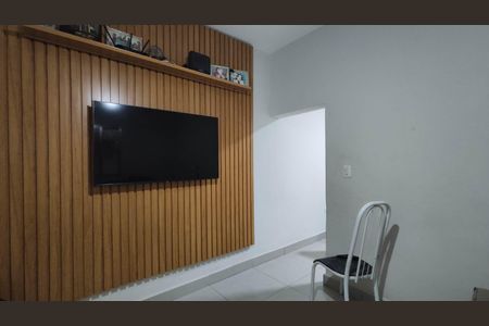 Casa para alugar com 100m², 2 quartos e 1 vaga Casa para alugar com 100m², 2 quartos e 1 vagaSala de estar