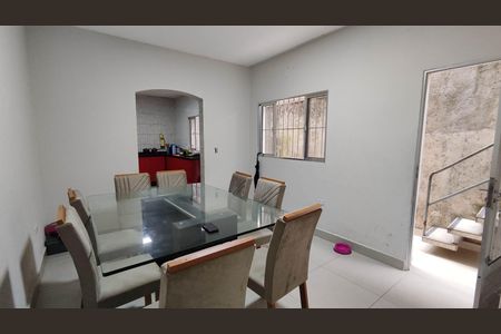 Casa para alugar com 100m², 2 quartos e 1 vaga Casa para alugar com 100m², 2 quartos e 1 vagaSala de Jantar