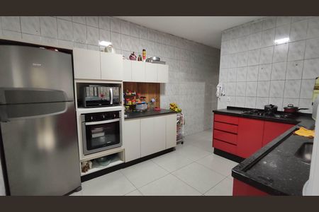 Cozinha de casa para alugar com 2 quartos, 100m² em Vila Santa Margarida, Ferraz de Vasconcelos