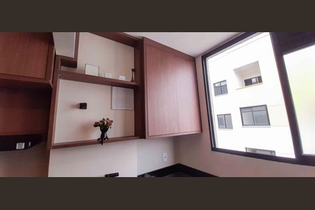 Área de Serviço de apartamento para alugar com 2 quartos, 50m² em Metalúrgicos, Osasco