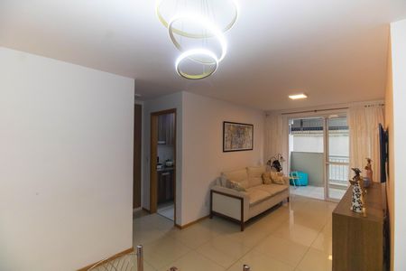 Apartamento à venda com 83m², 2 quartos e 1 vaga Apartamento à venda com 83m², 2 quartos e 1 vagaSala