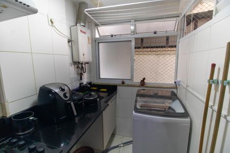 Apartamento à venda com 83m², 2 quartos e 1 vaga Apartamento à venda com 83m², 2 quartos e 1 vagaCozinha e Área de Serviço
