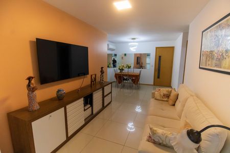 Apartamento à venda com 83m², 2 quartos e 1 vaga Apartamento à venda com 83m², 2 quartos e 1 vagaSala