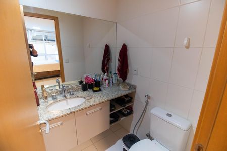 Apartamento à venda com 83m², 2 quartos e 1 vaga Apartamento à venda com 83m², 2 quartos e 1 vagaBanheiro da Suíte
