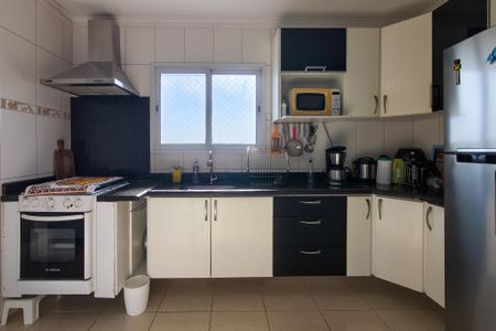 Cozinha de apartamento para alugar com 2 quartos, 90m² em Vilamar, Praia Grande