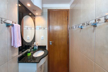 Banheiro da Suíte 1 de apartamento para alugar com 2 quartos, 90m² em Vilamar, Praia Grande