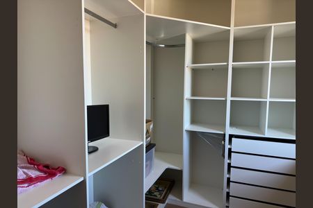 Apartamento para alugar com 74m², 3 quartos e 2 vagasCloset