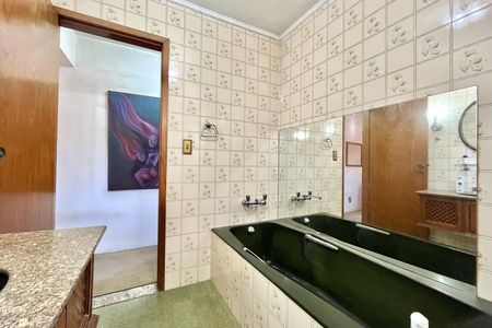 Casa à venda com 130m², 3 quartos e 2 vagas Casa à venda com 130m², 3 quartos e 2 vagasBanheiro da Suíte