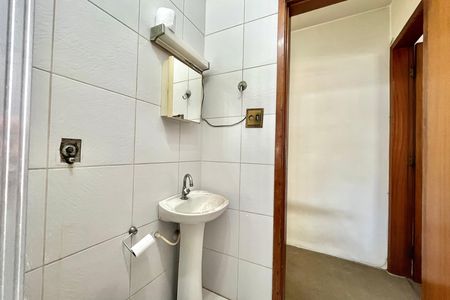 Casa à venda com 130m², 3 quartos e 2 vagas Casa à venda com 130m², 3 quartos e 2 vagasBanheiro social