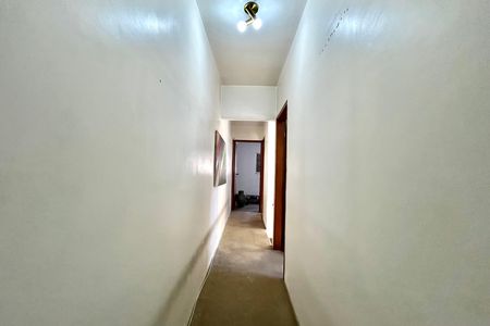 Casa à venda com 130m², 3 quartos e 2 vagas Casa à venda com 130m², 3 quartos e 2 vagasCorredor