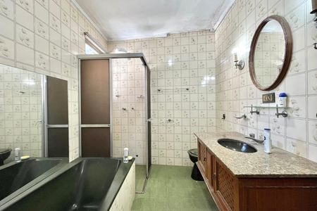 Casa à venda com 130m², 3 quartos e 2 vagas Casa à venda com 130m², 3 quartos e 2 vagasBanheiro da Suíte